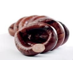 KOSTELECKÉ UZENINY Salám kominický česnekový chlaz. váž. cca 2,2 kg