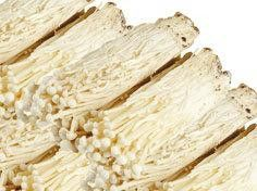 HOLOUBEK A PRAVNUCI Houby Enoki čerstvé 100 g