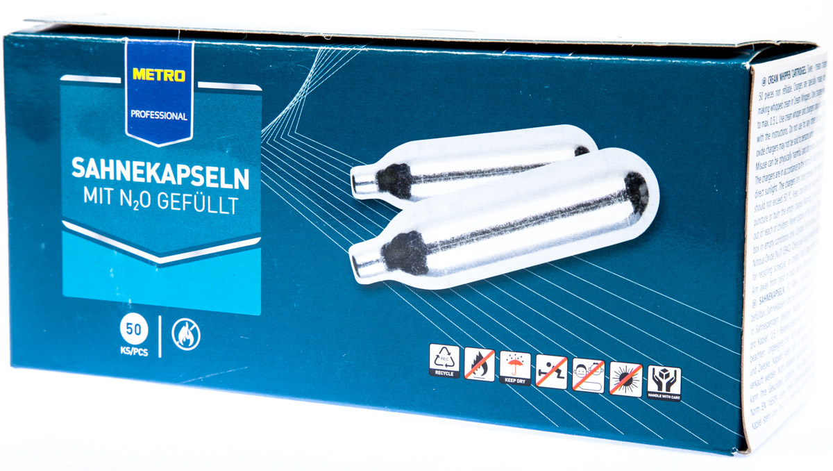METRO PROFESSIONAL Bombičky na šlehačku 50 ks