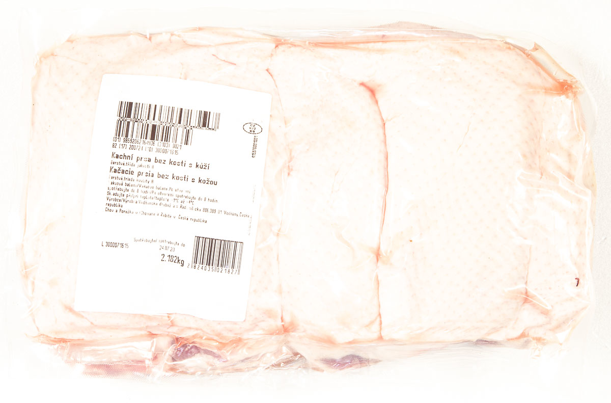 Kachní prsa bez kosti s kůží vakuum chlaz. váž. cca 2 kg