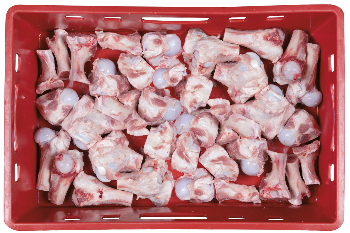 Vepřové kosti kloubové volně ložené chlaz. cca 8 kg vlastní výroba