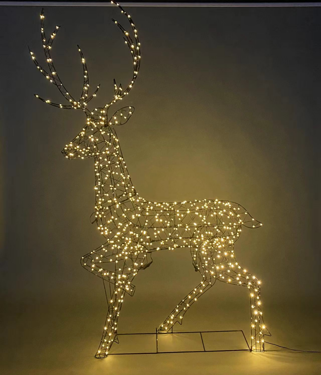 Tarrington House Jelen LED 750L 200 cm 1 ks