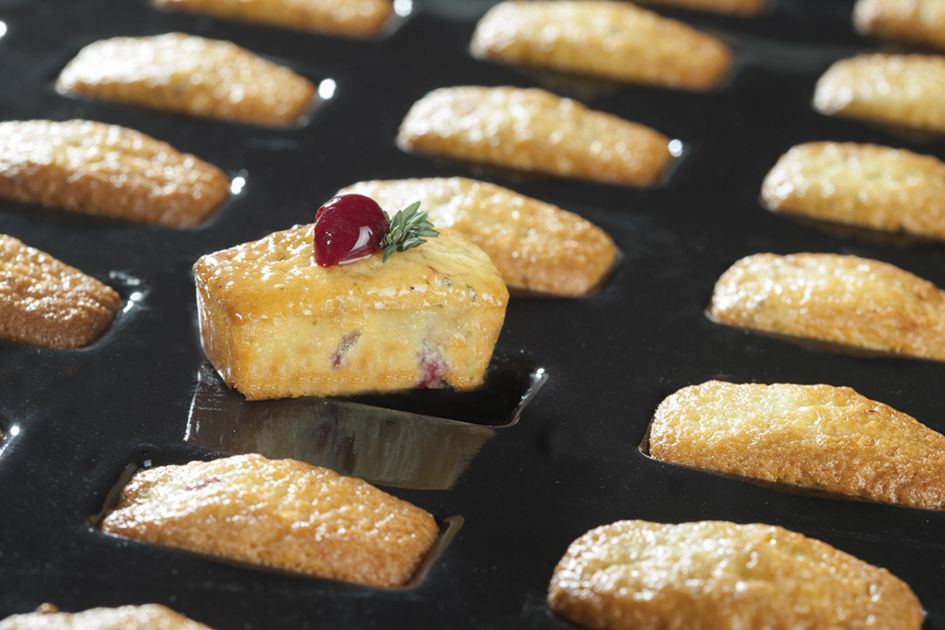 Moule silicone 56 mini cakes droits Flexipan® Matfer - 336114