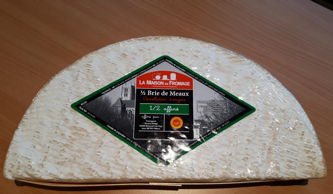 LA MAISON DU FROMAGE Brie de Meaux AOP 1/2 meule 1/2 affiné 