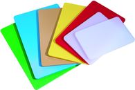 Planche à découper PEHD polyéthylène blanc avec poignée 37 x 21 x 1.5 cm Matfer - 130010