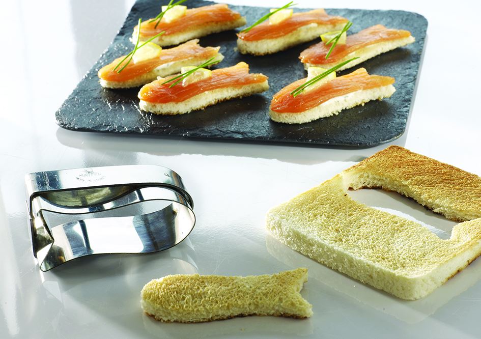 Découpoir à toast inox poisson 7.5 x 3 cm Matfer - 150403