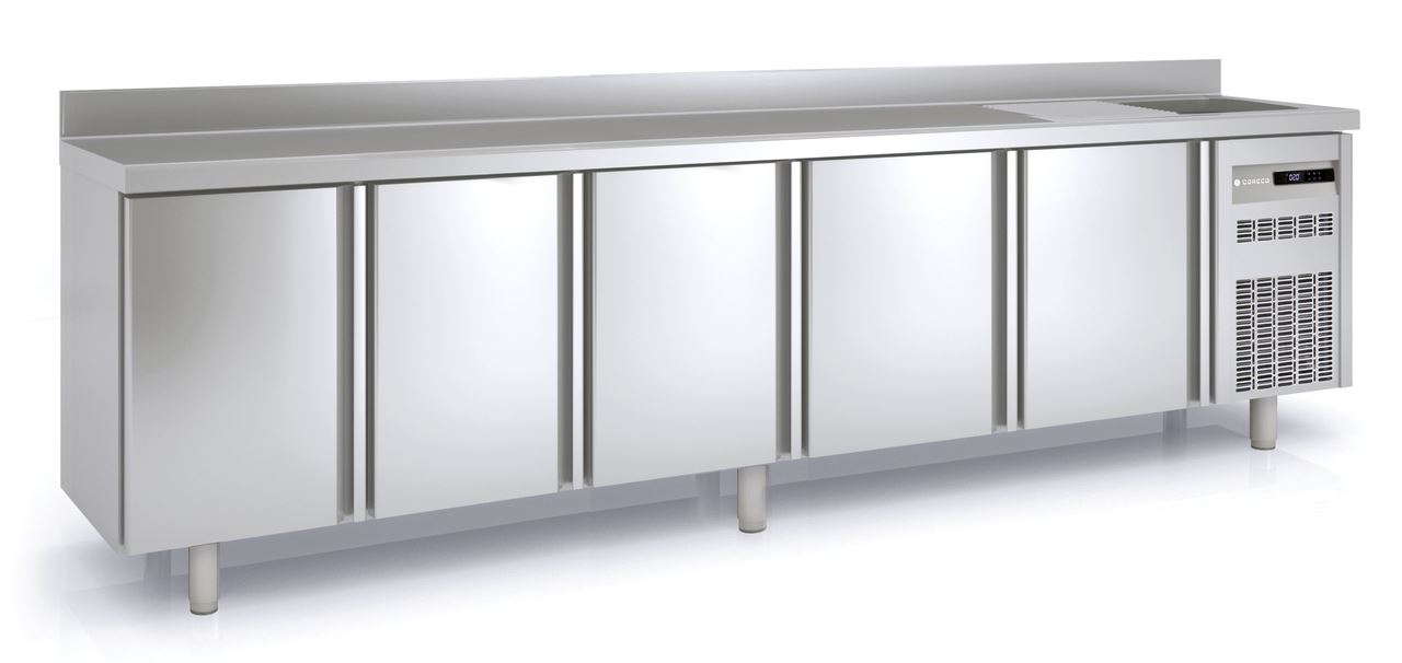Table réfrigérée positive avec évier 5 portes pleines 710L - Coreco - MRSF-300