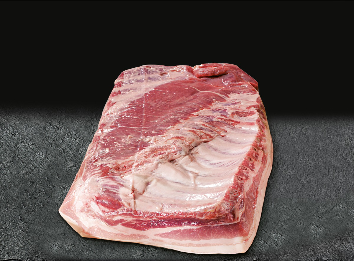 Socopa 1/2 Poitrine de porc sous vide N1 4 faces avec os sous vide France