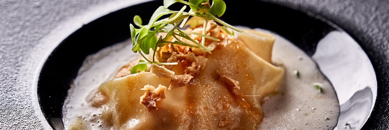 Lasaña de txangurro con caldo de mejillón de roca - Iñigo Lavado Lasaña de txangurro con caldo de mejillón de roca - Iñigo Lavado