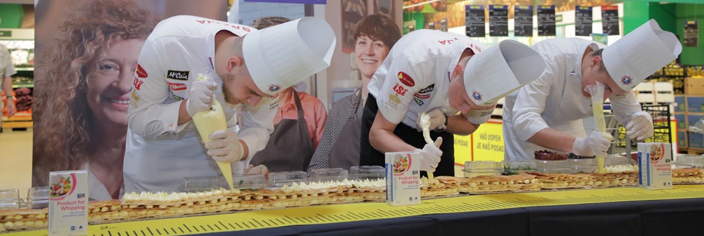 Najduzi Mille Feuille kolac Najduzi Mille Feuille kolac