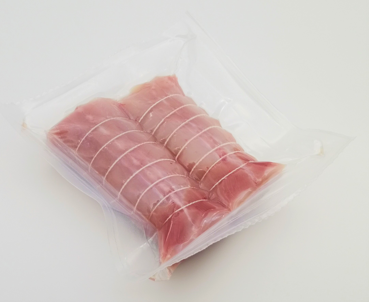 Zamrznuti kunić rolovana leđa, bez kostiju cca 660 g, vakuum pakovanje