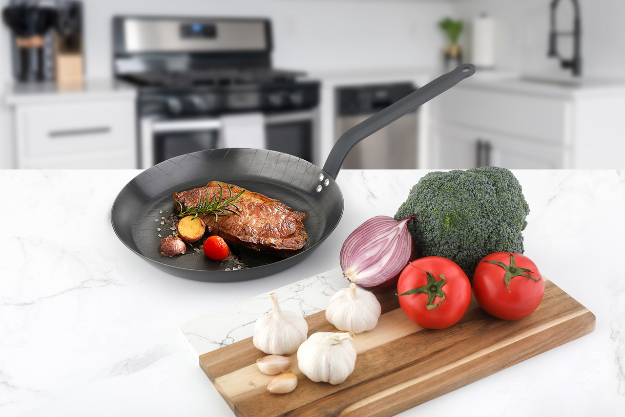 METRO PROFESSIONAL Panvica 32 cm oceľ 1 ks 